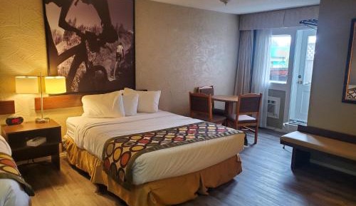 Deluxe Queen Studio with Two Queen Beds - Non-Smoking