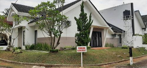 Three-Bedroom Townhouse