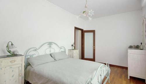 Superior One-Bedroom Apartment
