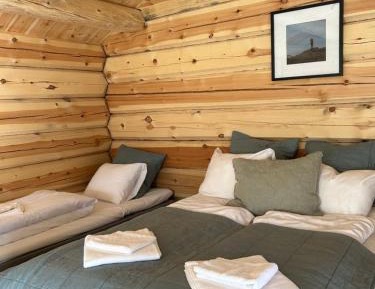 Cottage Shared Bathroom
