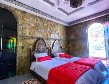 Apartment with Pool View 