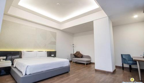 Executive Queen Room