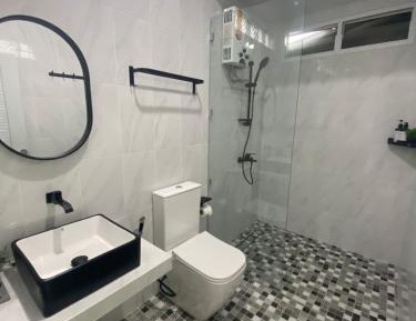 Apartment With Shared Bathroom