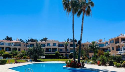 Apartment with Pool View 