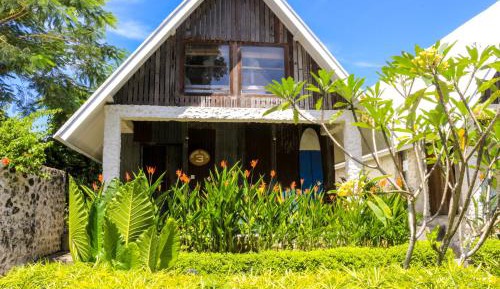 Villa with Garden View