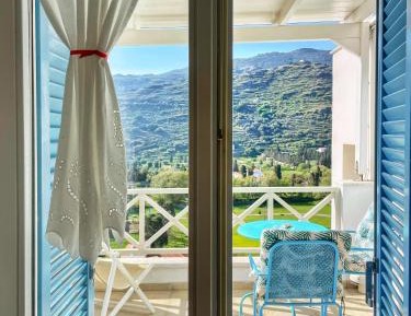 One Bedroom Apartment with Private Balcony