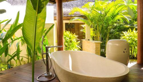 Villa with Garden View