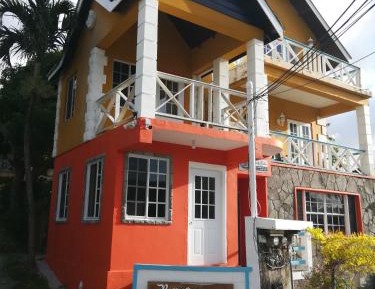 Apartment with Mountain View