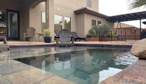 Single Room with Pool View