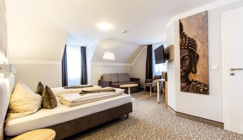 Large Double or Twin Room