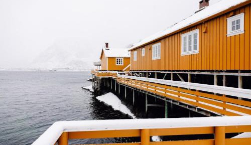 Traditional cabin with sea view
