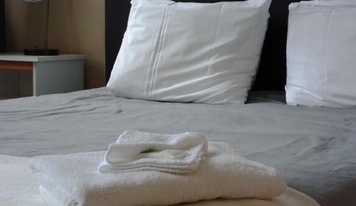 Queen Room with Shared Bathroom