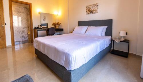 Deluxe Double Studio