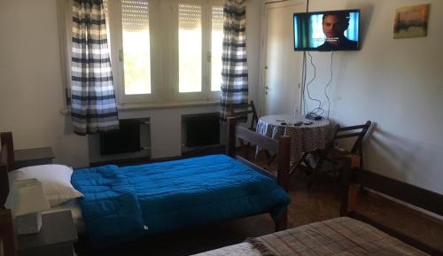 Quadruple Room with Private Bathroom