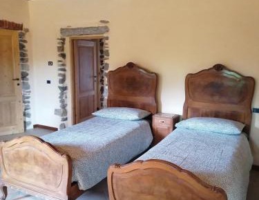 Twin Room with Shared Bathroom