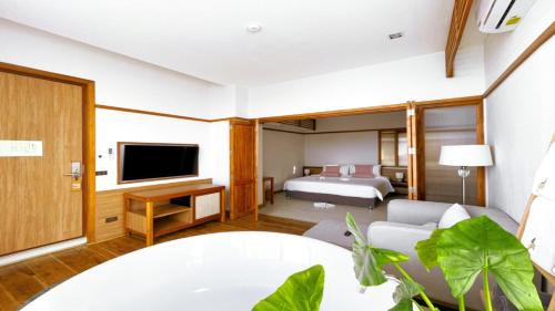 Double Room with Balcony and Sea View