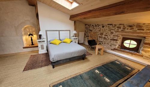 Deluxe Room (2 Adults + 1 Child)