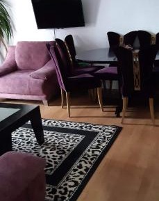 Apartment with Lake View