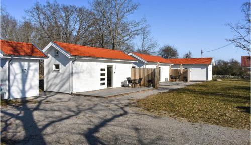 One-Bedroom Holiday Home