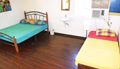 Basic Triple Room with Shared Bathroom