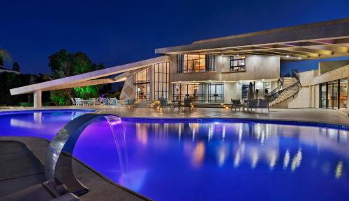 Seven-Bedroom House