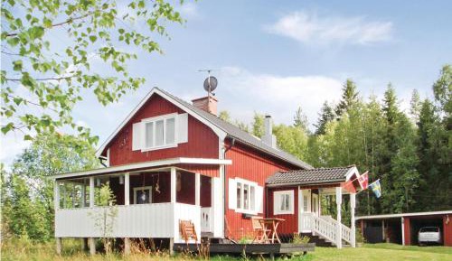 Three-Bedroom Holiday Home 