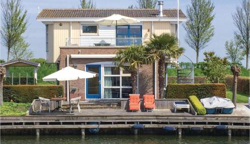 Three-Bedroom Holiday Home 