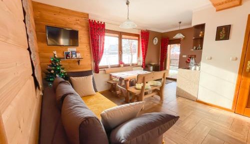 Apartment with Mountain View