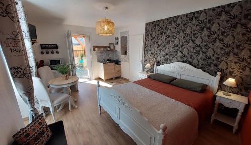 Double Room with Patio