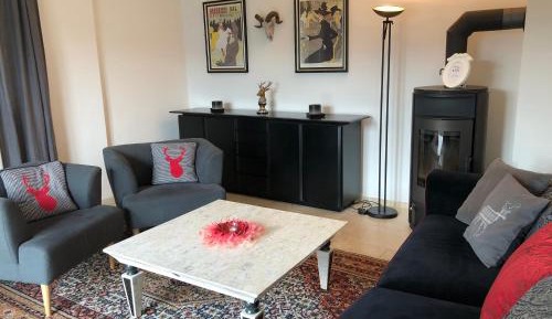 Comfort Two-Bedroom Apartment with Balcony