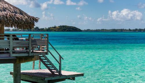 1 King End of Pontoon Overwater Bungalow