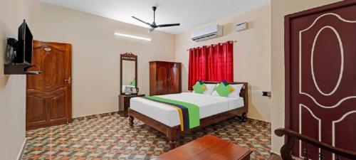 Deluxe Double Room (2 Adults + 1 Child)