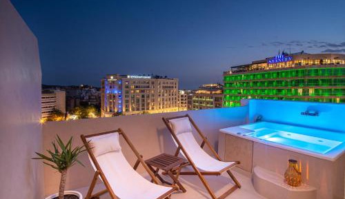 Suite with Hot Tub