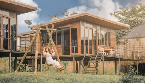 Family Room with Lake View