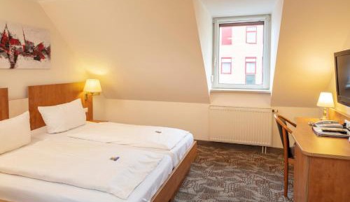 Double Room with Free Car Parking