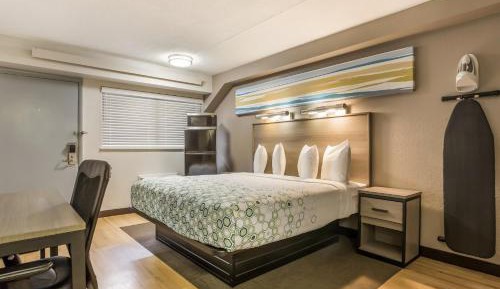 Studio King Room Disability Access Non-Smoking