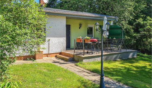 One-Bedroom Holiday Home