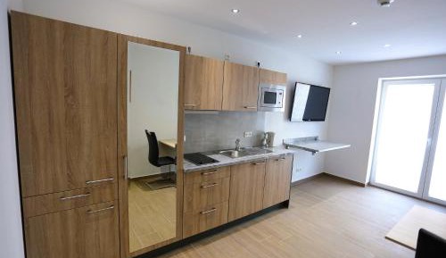 Single Room with Balcony and Kitchenette