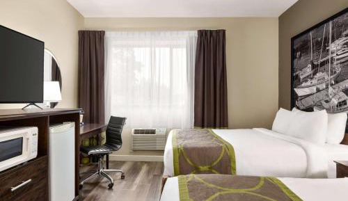 Queen Room with Two Queen Beds - Non-Smoking