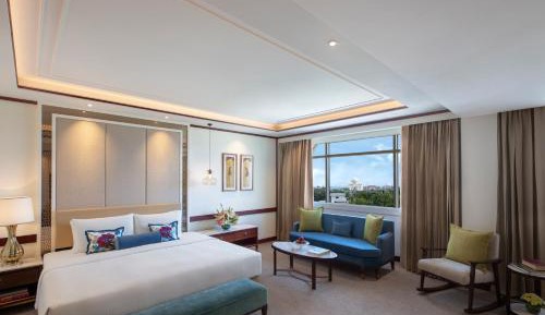 Junior Suite Taj Mahal View King Bed one way airport transfer, complimentary mini-bar once, 10% discount on food, beverages, spa and laundry | Happy hour on buy one get one from 4pm to 6pm at Sky Deck