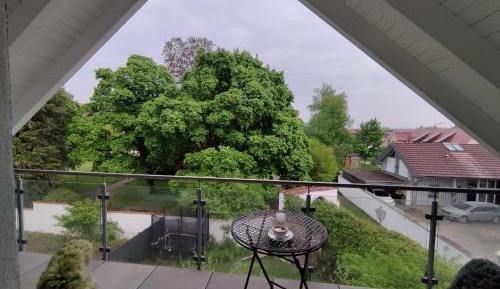 One-Bedroom Apartment with Bath