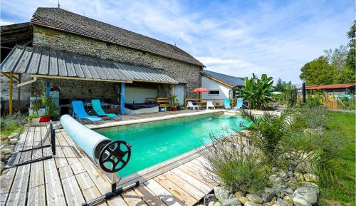 Two-Bedroom Holiday Home