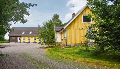 Seven-Bedroom Holiday Home