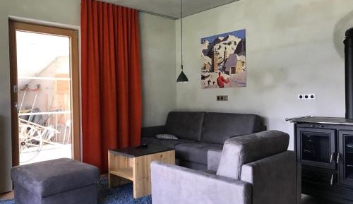 Apartment with Mountain View