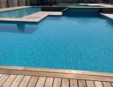 Apartment with Mountain View