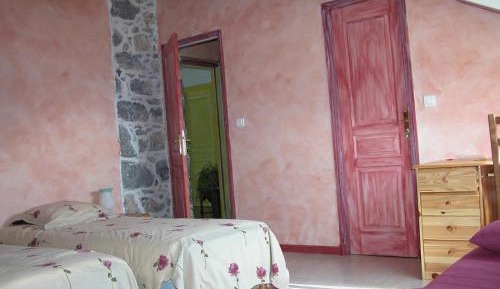 Double or Twin Room with Mountain View