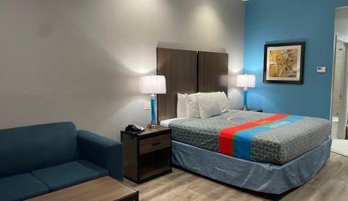 King Room - Non-Smoking