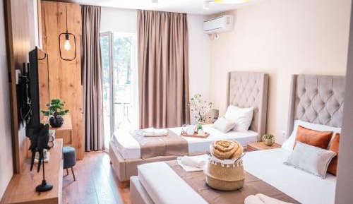 Triple Room with Balcony and Sea View