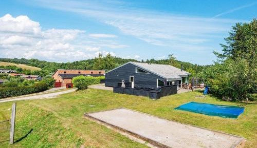 Five-Bedroom Holiday Home