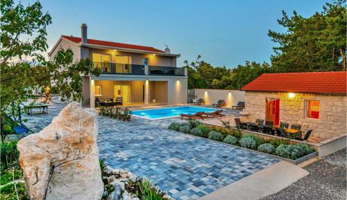 Five-Bedroom Holiday Home